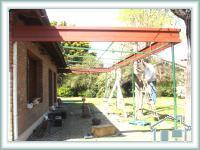 Construccion pergolas de metal para quinchos y cocheras.